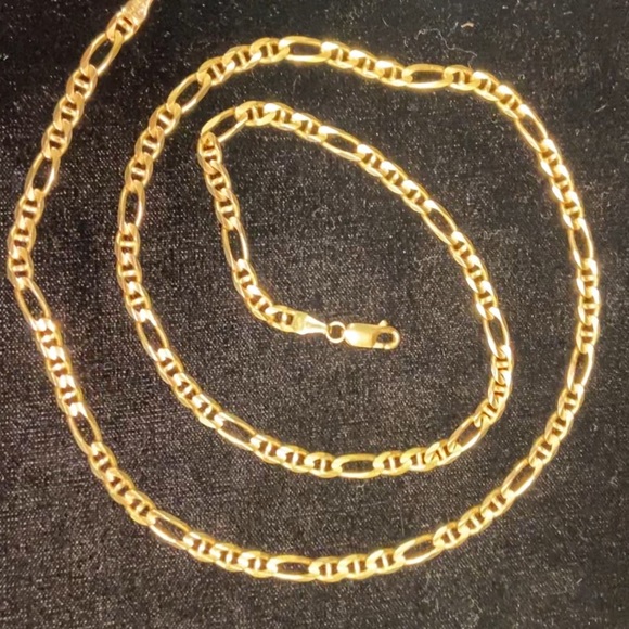 14k solid Italian Figaro Chain 20inches long width and